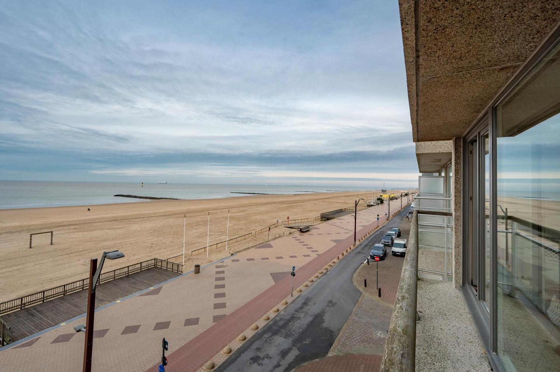 Appartementen Op De Zeedijk In Knokke Op De 3E En 4E Verdieping Van Logie Marie Экстерьер фото