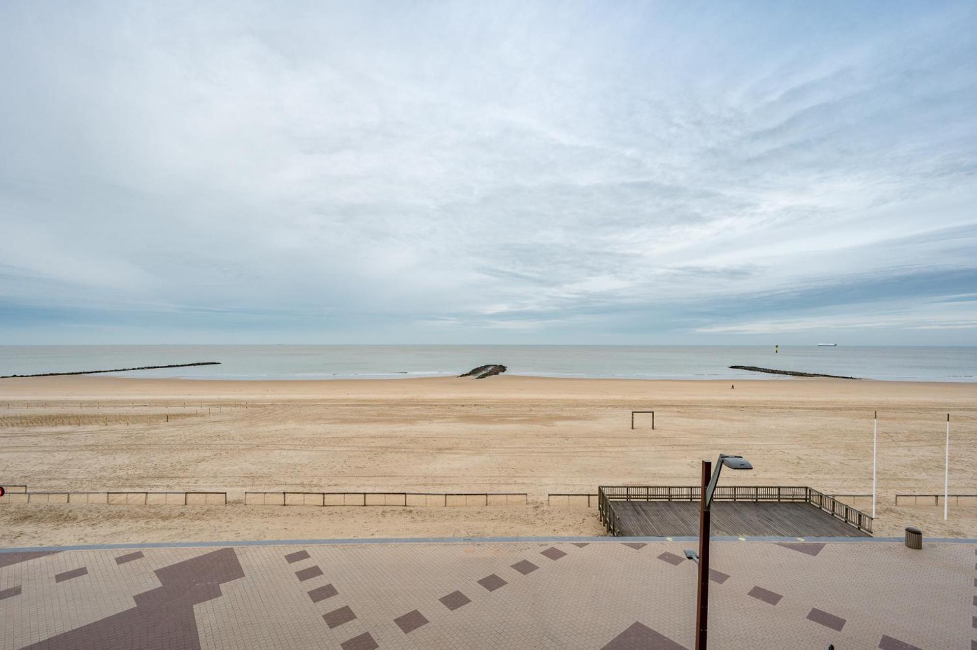 Appartementen 3 En-Of 4 Op De Zeedijk In Knokke Van Logie Marie Кнокке-Хейст Экстерьер фото